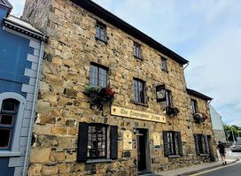 Llwyngwair Arms