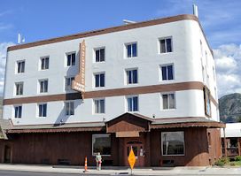 Colter's Lodge