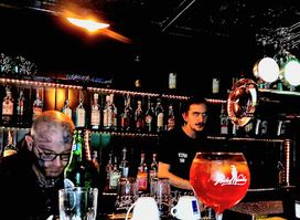 Retro Pub