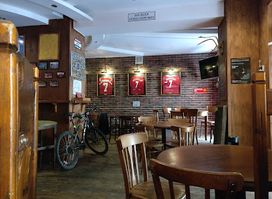 Cantona Pub