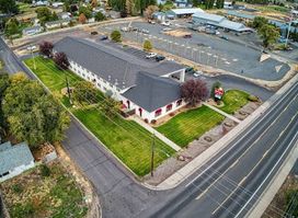 Rory & Ryan Inn