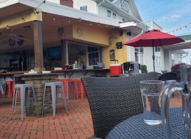 Floyd's 1921 Restaurant, Bar & Catering