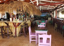 Aloha beach front Bar and Restaurant Jacó