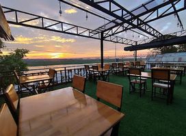 The Buzz - BBQ, Bar & Restaurant