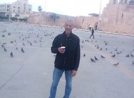 مطعم وسط البلاد