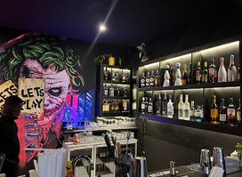 BIG LEAGUES SPORTS AND GAMES LOUNGE