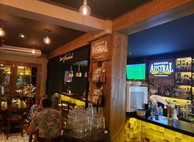 Bar Nacional - Isidora Goyenechea