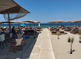 Yolo Beach Bar