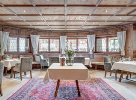 Heimatbühne im Trofana Royal