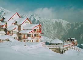 The Cliff Top Club, Auli