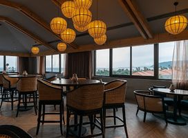 Upper Deck Bar & Lounge