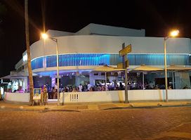 Living Room Cafe - Lounge Bar