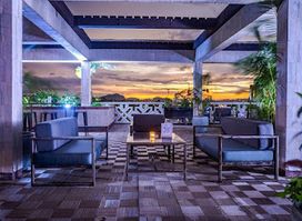 Panoramique Bar & Lounge