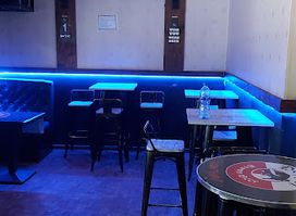 pommy's Lounge