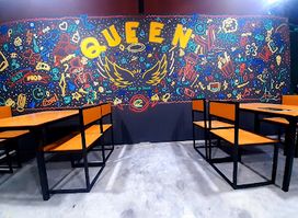 Queen Bar