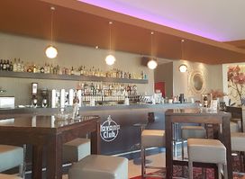 Flowers Cafe Lounge