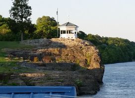 E'Town River Restaurant