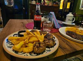 Gjinolli Bar & Grill