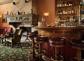 Renaissance Bar