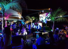 W Resto-Lounge