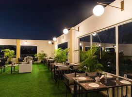 La Terraza The Cafe Bar