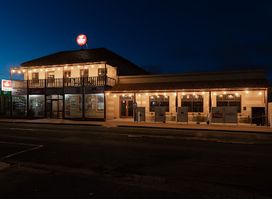 Victoria Hotel Port MacDonnell - Bay Pub