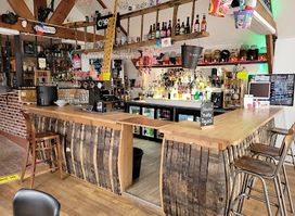 Cave-Bar-Brasserie-Restaurant-Paintball-Les Barriques Sur Pattes