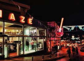 The Square Bar