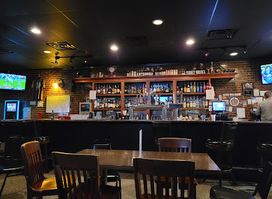Peephole Bar & Grill