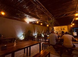 Crafty Dee’s Brewpub and Beer Garden