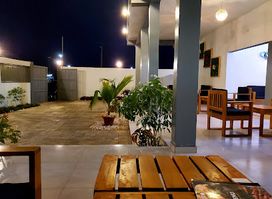 Moon Bar-Restaurant / Cotonou
