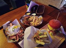 KoMBiNAT´ RestoBar_Hvca
