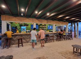 Rilèks Beach Bar & Rooftop