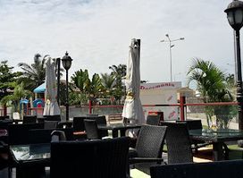 Zona+ Bar/Restaurante