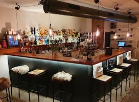Kraftwerk restaurant & winebar