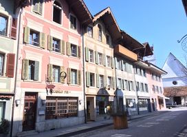 Piccadilly Pub
