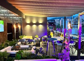 360 Rooftop bar