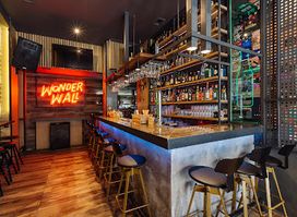 Wonderwall Fun Bar