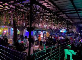 Gardens lounge and bar