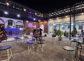 Onnea Bar & Lounge