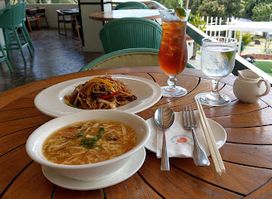 Weltz Bar at the Palasia Hotel