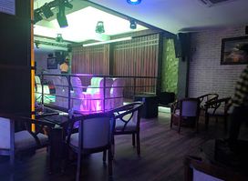 LIVE IT UP CLUB | BAR AND RESTAURANT