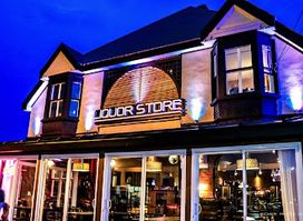 Liquor Store Resto Club Magog