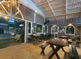 Sharky’s Bagan Deli and Cafe