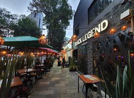 BLACK LEGEND Restaurant Bar