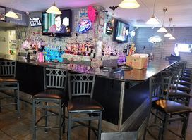 Michelles Bar & Grill
