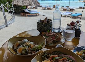 Fare Hoa Beach Bar & Grill