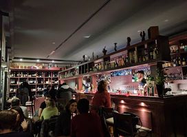 Shake Cocktail & Wine Bar