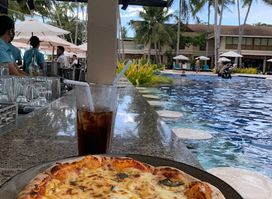 Sea Breaze Pool Bar