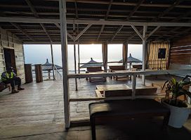 Aista Restaurant and Bar